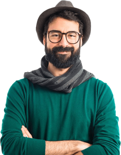 homem de braço cruzado e chapéu